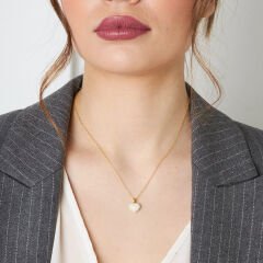 puantiyeli taşlarla kalp kolye