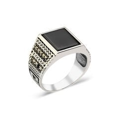 siyah taşlı kare yüzük
