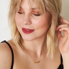 isim kolyesi - kelebek figürlü yatay isim kolyesi