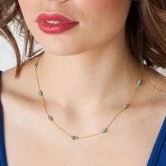 göz şeklinde taş sırası olan kolye