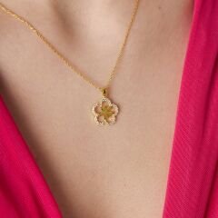 çiçek görünümlü kolye