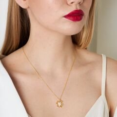 büyük yonca kolyesi