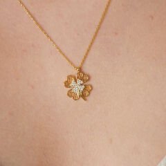 büyük yonca kolyesi