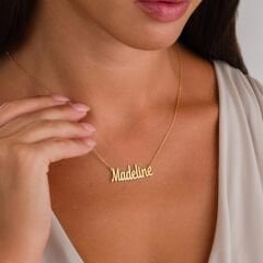 isim kolyesi el yazısıyla yazılmış trend kolye