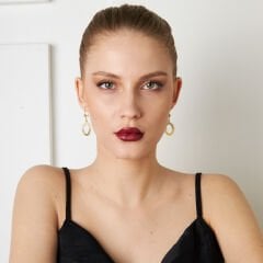 zirkon taşlı oval-şık tasarımlı küpeler