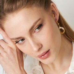 baget taşlı oval küpeler