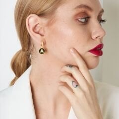 taşlı ve harfli küpeler