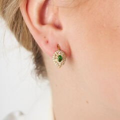 yeşil taşlı küpeler