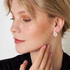 parlak elmaslı küpeler