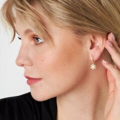 kar tanesi motifli küpeler