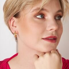 bükülmüş halka küpeler