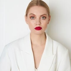 taşlı harf zincir küpeler