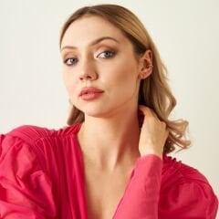 bükülmüş kıkırdaktan yapılmış küpeler