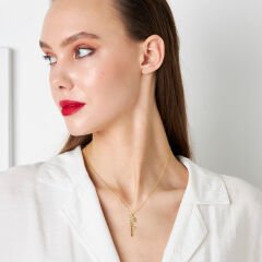 isim kolyesi - el yazısıyla yazılmış ismin yer aldığı dikey kolye