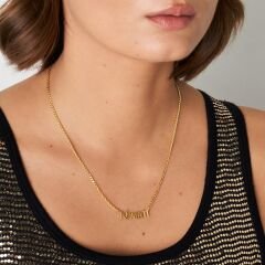 basit yazı tipiyle isim kolyesi