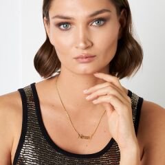 basit yazı tipiyle isim kolyesi